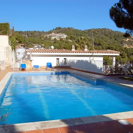 Blanca Paloma - Holiday House